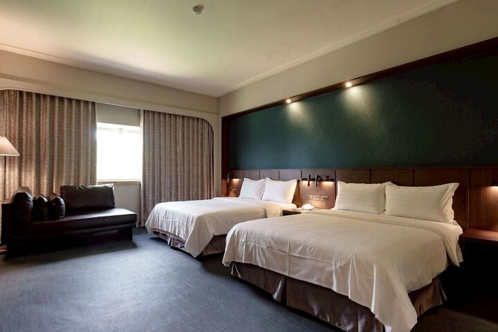 Room 27 of 80