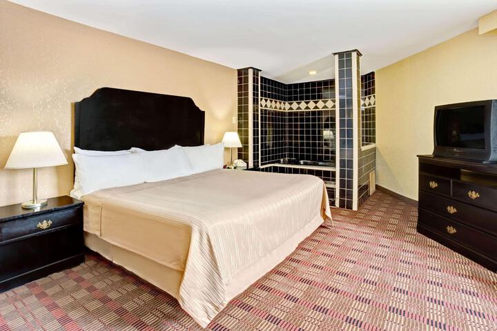 1 King Bed (3 of 12)