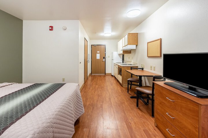 Studio Double Bed Accessible (12 of 23)