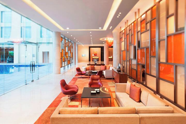 Entrance & Lobby