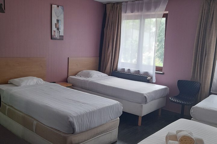 Room 10 of 39