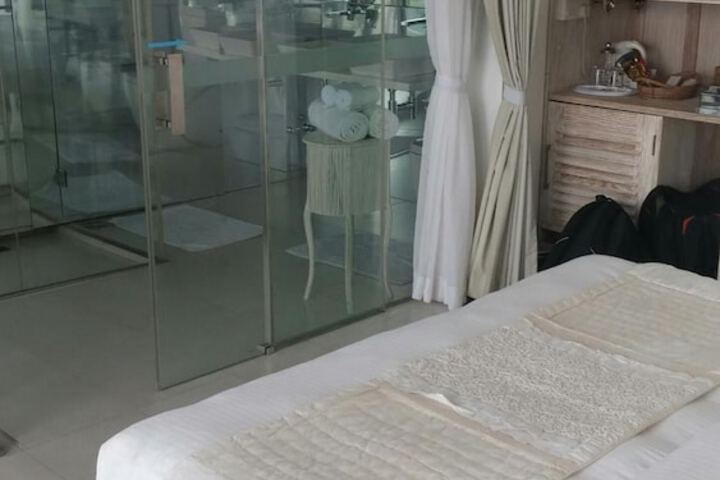 Room 7 of 50