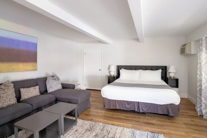 Room 2 of 22