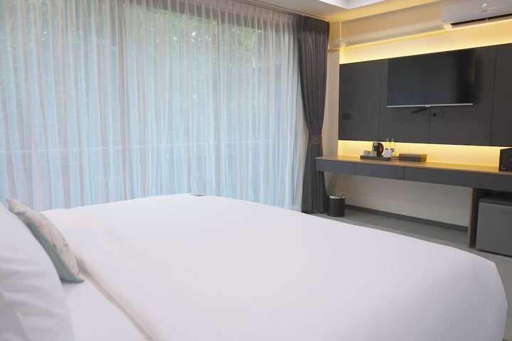 Room 4 of 49