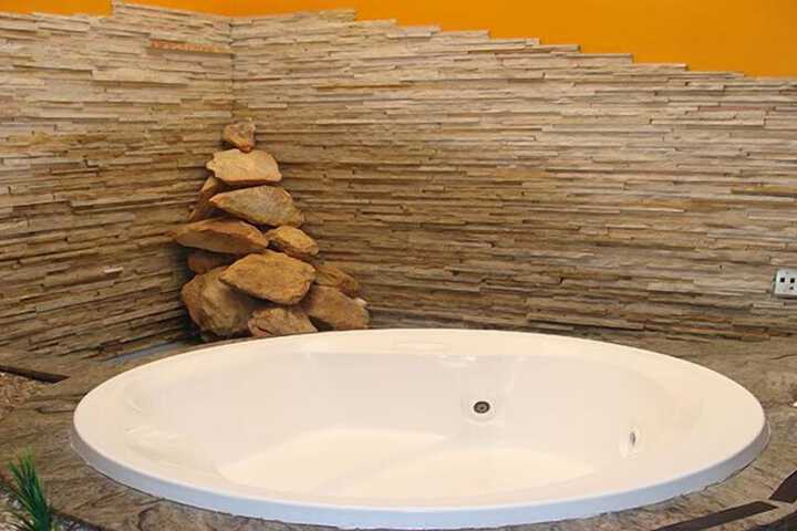 Hot Tub 51 of 63