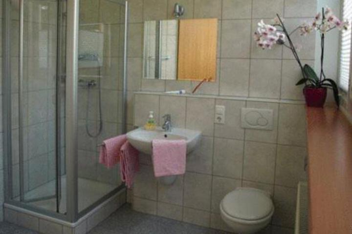 Room 6 of 30