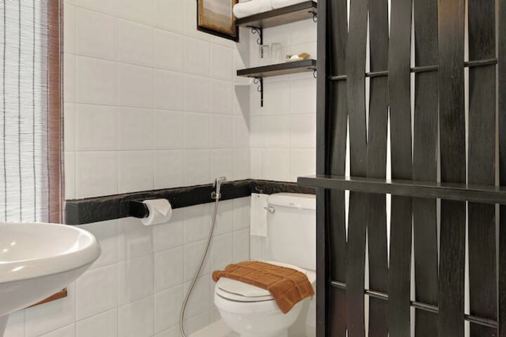 Clean Restrooms