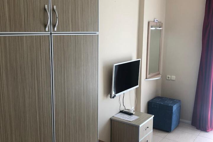 Room 8 of 139