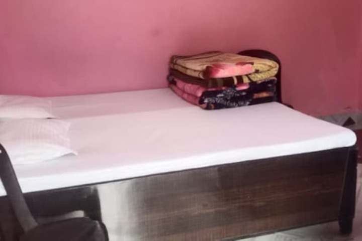 Room 8 of 14