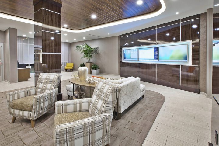 Lobby lounge