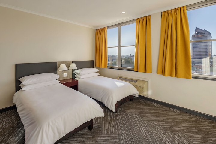 Room 15 of 68