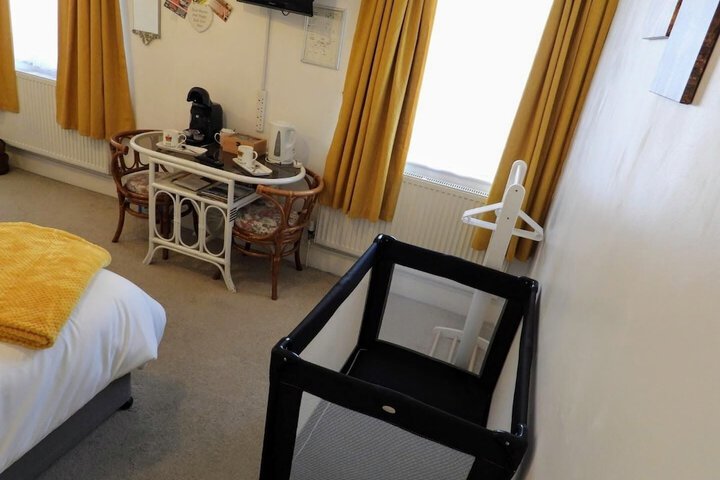 Room 3 of 16
