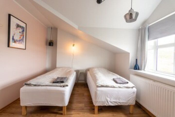 Room 52 of 55