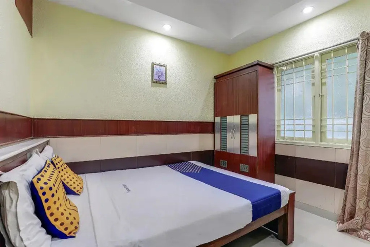Kunkumam Residency by OYO Rooms