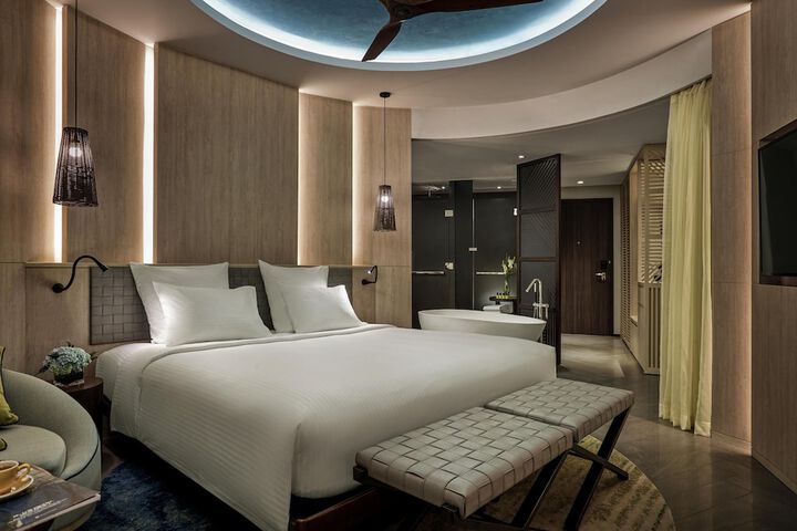 Room 27 of 77