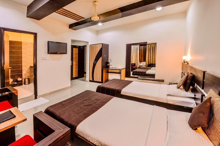 Room 10 of 40
