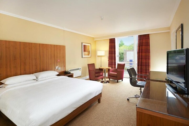 Room 14 of 36