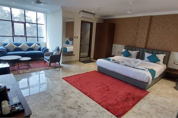 Room 6 of 48