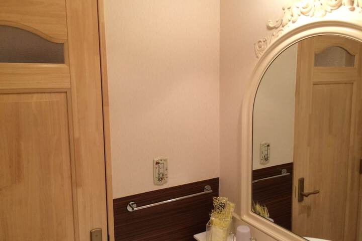 Room 18 of 22
