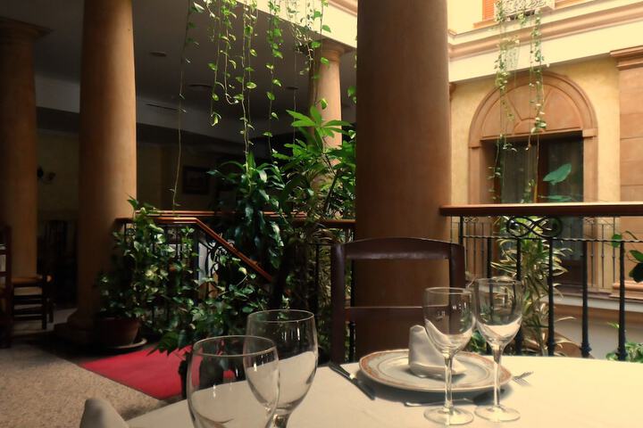 Dining 39 of 71