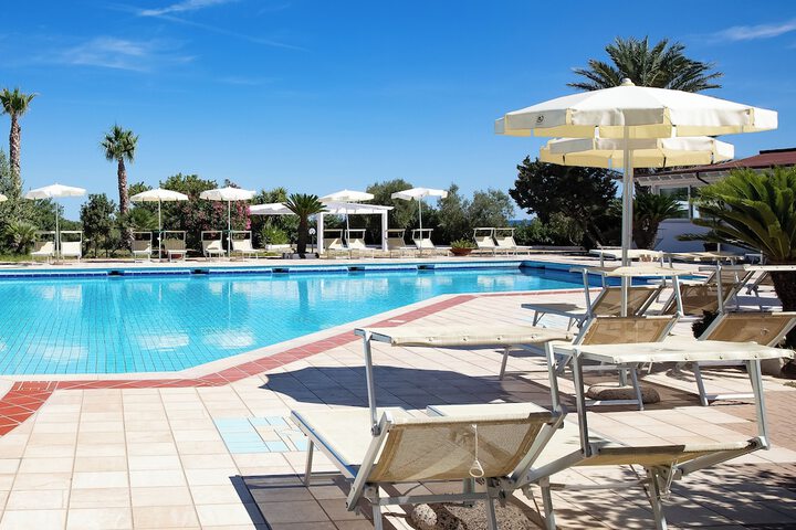 Hotel Pool