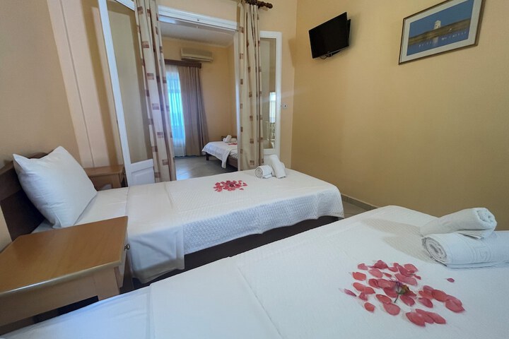 Room 53 of 145