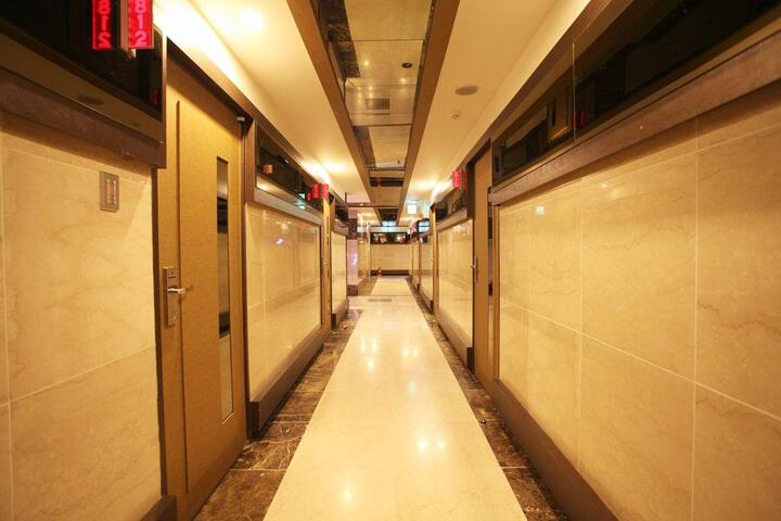 Hotel Interior 19 of 70