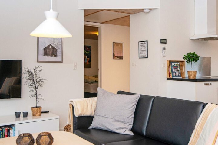 Room 11 of 27
