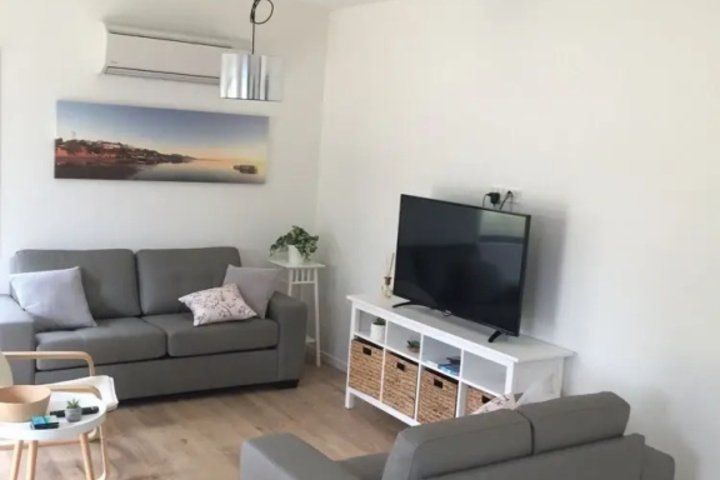 Room 5 of 11