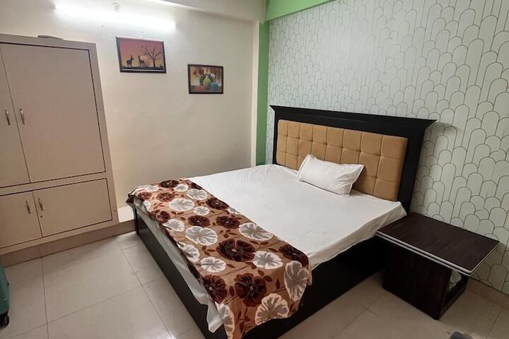 Room 10 of 15