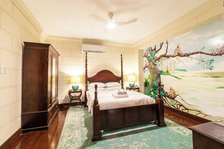 Room 16 of 72
