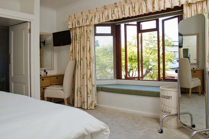 Room 8 of 44