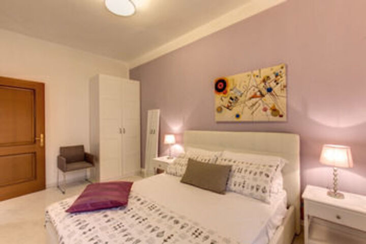 Room 7 of 19