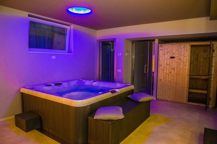 Spa 13 of 28