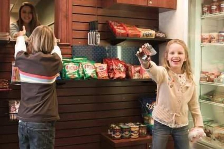 Snack bar