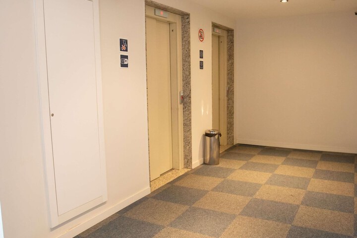 Room 17 of 68