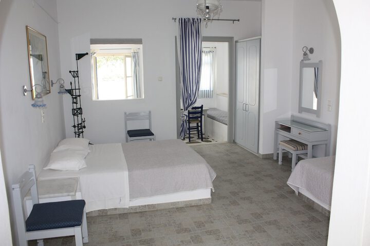 Room 6 of 98