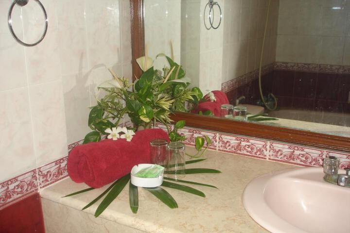Room 2 of 5