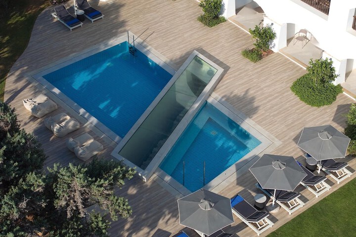 Pool 134 of 242