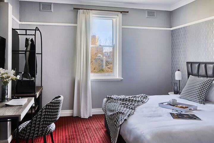 Room 17 of 41