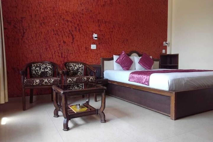 Room 5 of 14