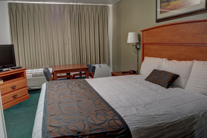 Room 4 of 17
