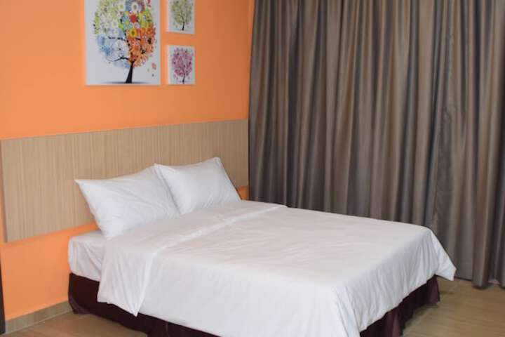Room 7 of 65
