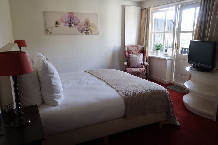 Room 5 of 37