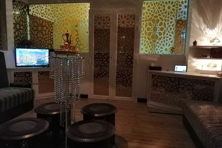 Lounge 15 of 24