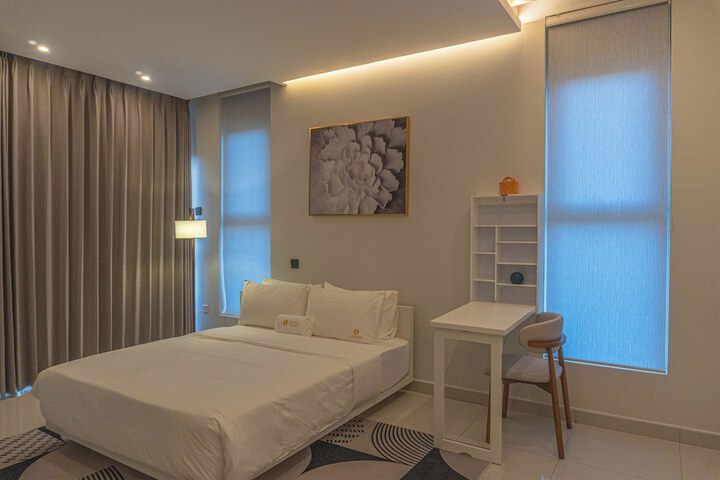Room 13 of 38