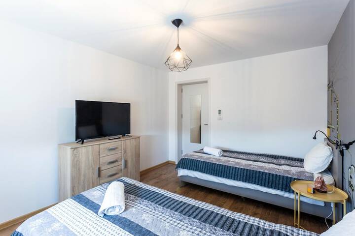Room 10 of 24
