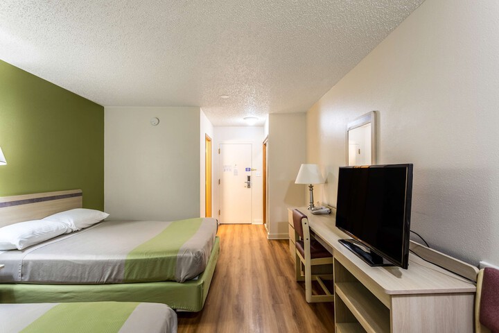 Room 10 of 31