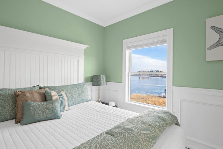 Room 15 of 25