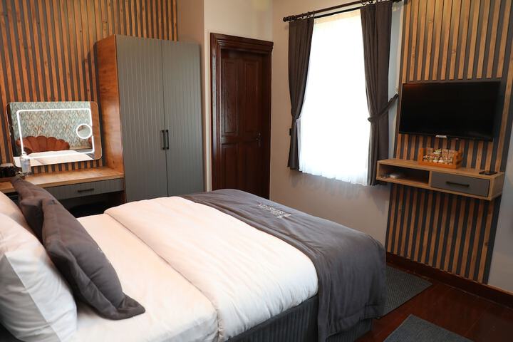 Room 34 of 118